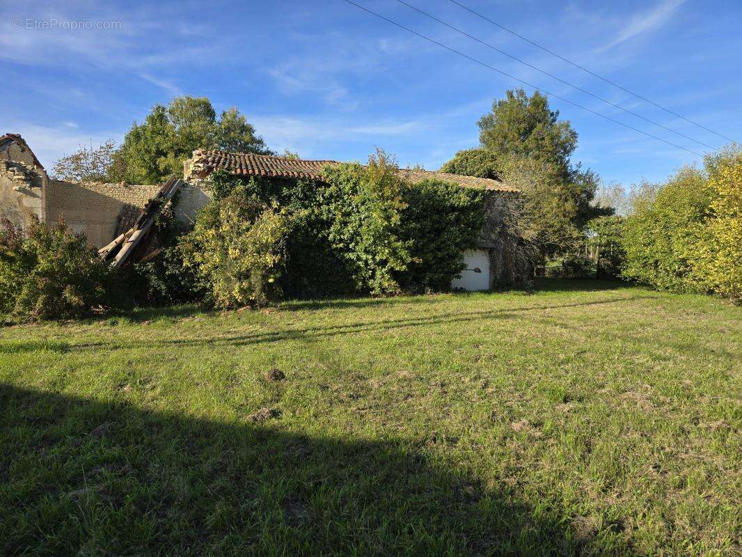 Maison à MAUZE-SUR-LE-MIGNON