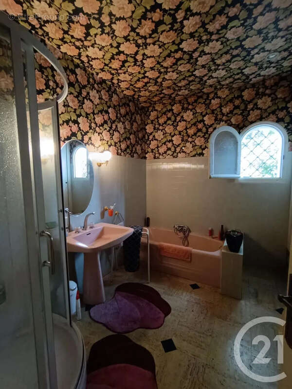 Maison à COUTRAS