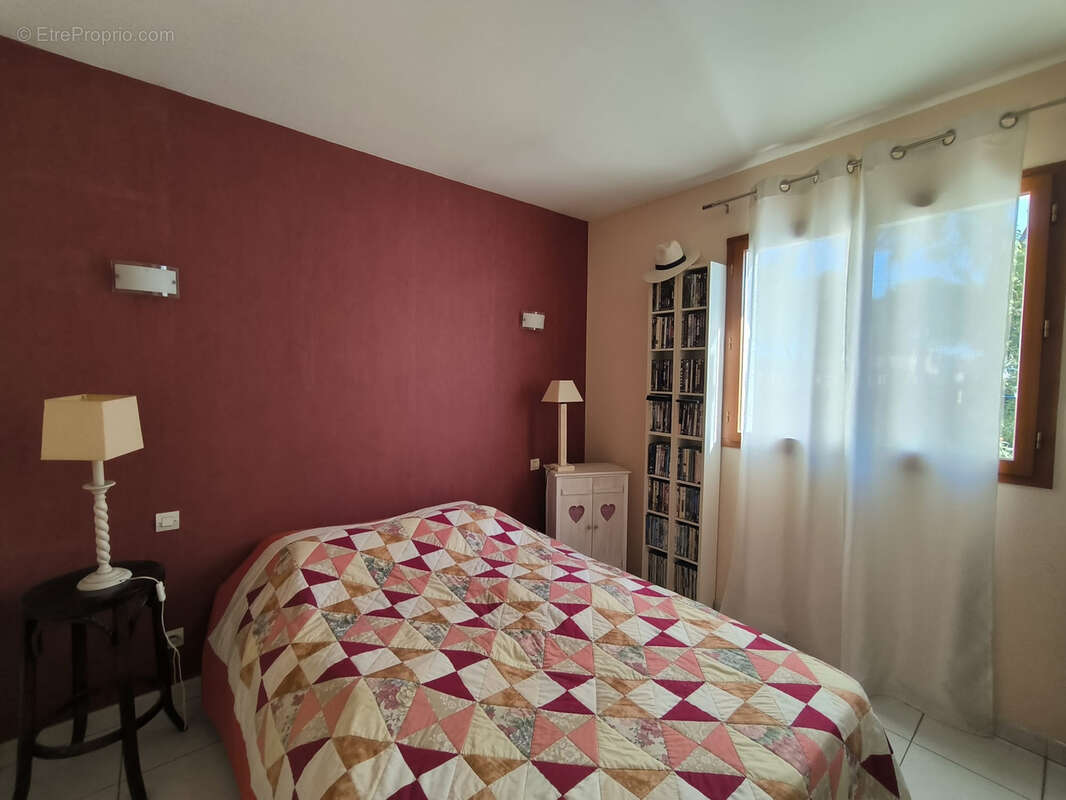 Maison à SAINT-LAURENT-DE-LA-SALANQUE