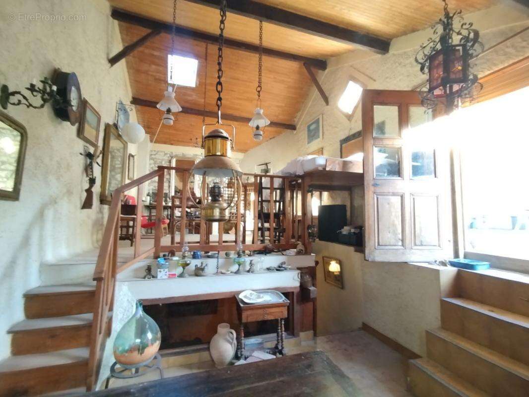 Maison à PUYLAROQUE