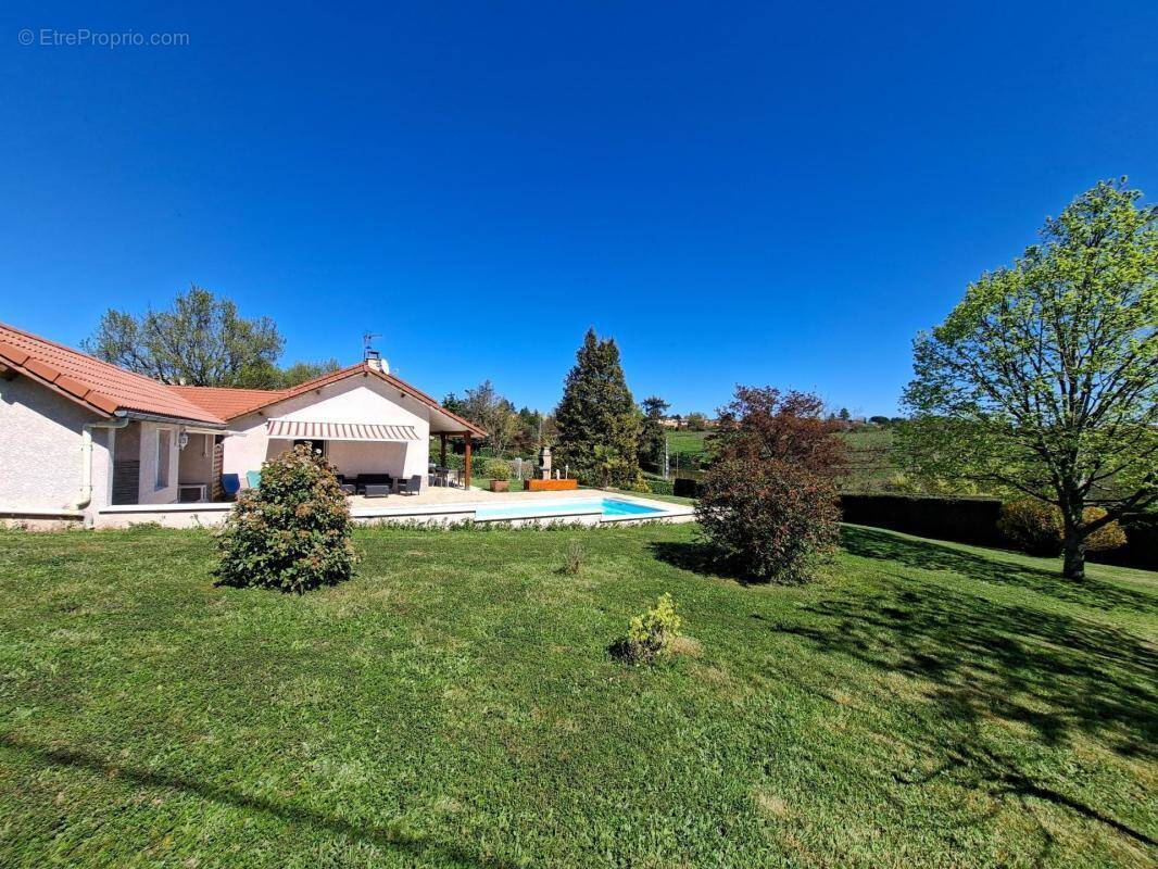 Maison à SAINTE-CONSORCE