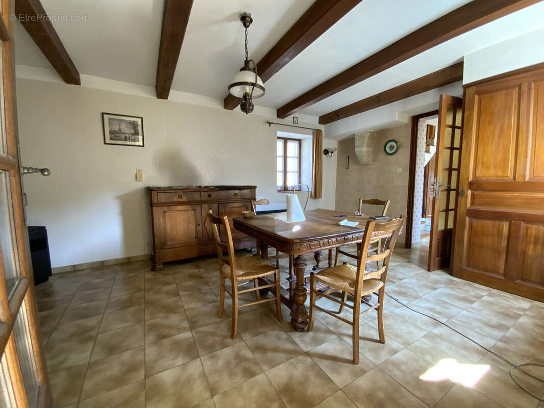 Maison en pierre à 4 km d' Uzès, jardin et grand garage. - photo 17