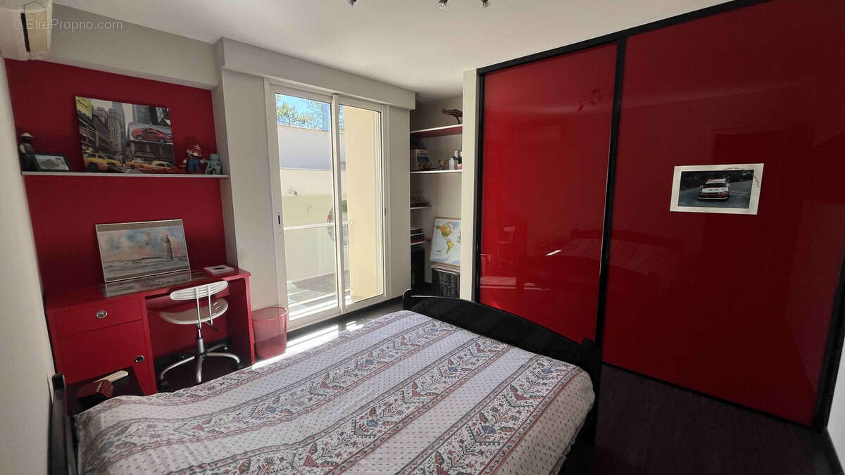 Maison à SAINT-MARCEL-DE-CAREIRET