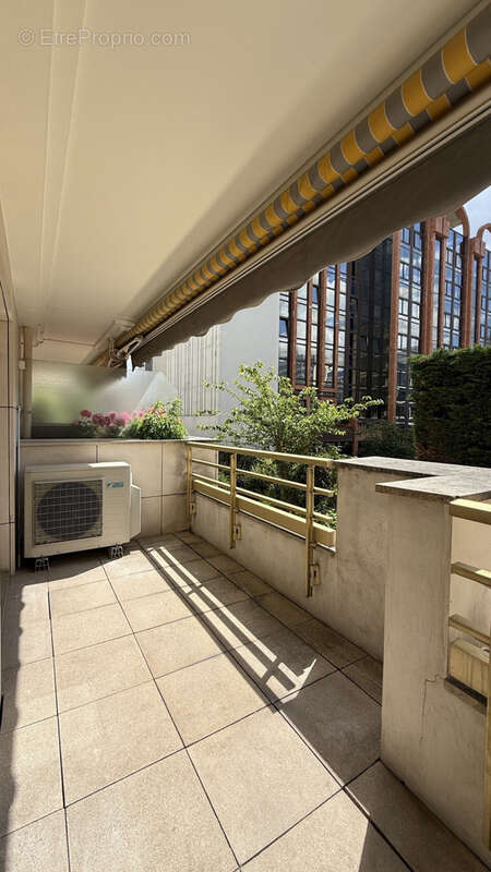 Appartement à LEVALLOIS-PERRET