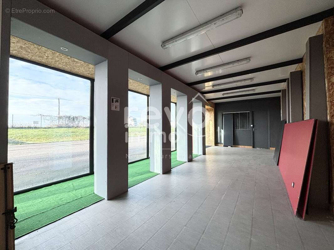 Commerce à FONTENAY-LE-COMTE