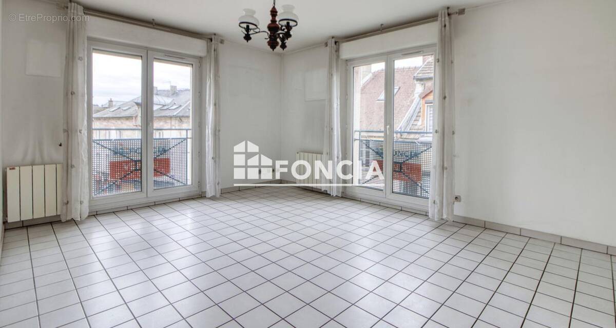 Appartement à MEULAN