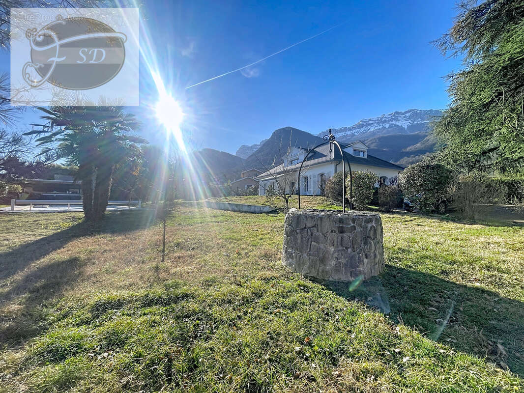 VILLA 7P+C 248m2 - photo 6
