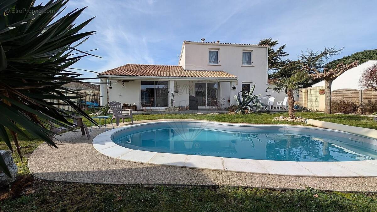 Maison à LES MATHES