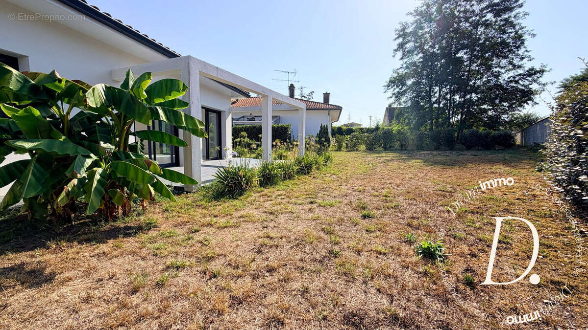 Maison 164 m² à Narrosse  - photo 4