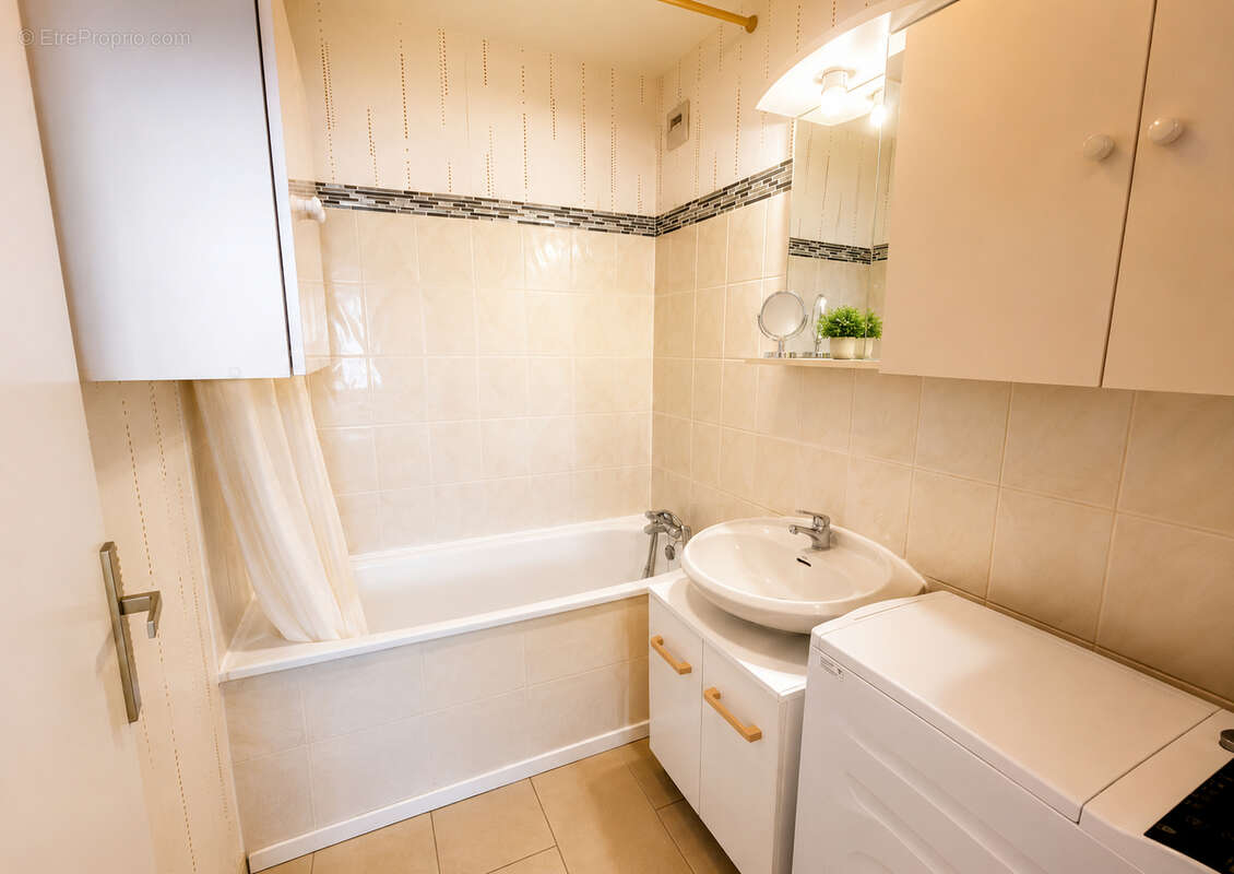 Appartement à SARTROUVILLE