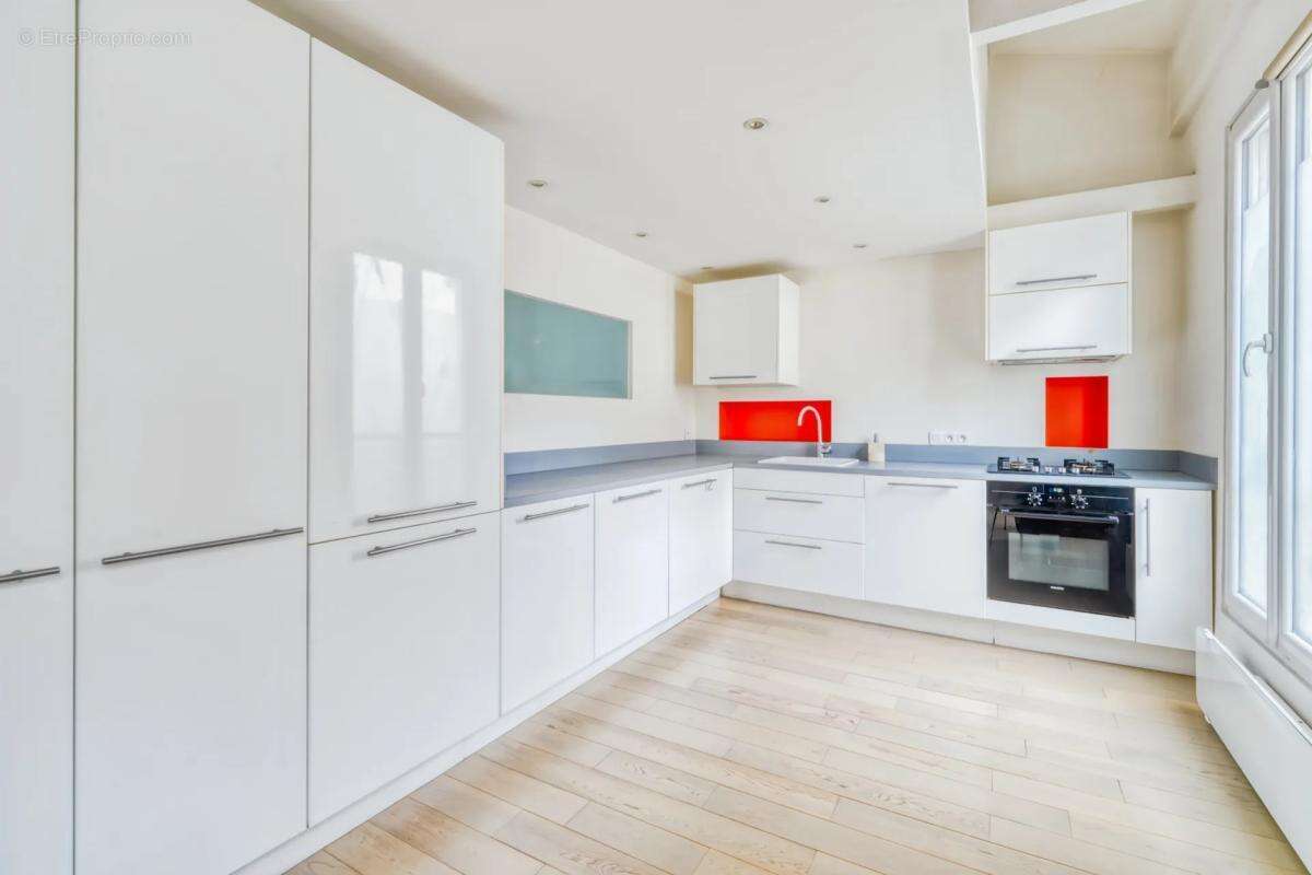 Appartement à PARIS-18E