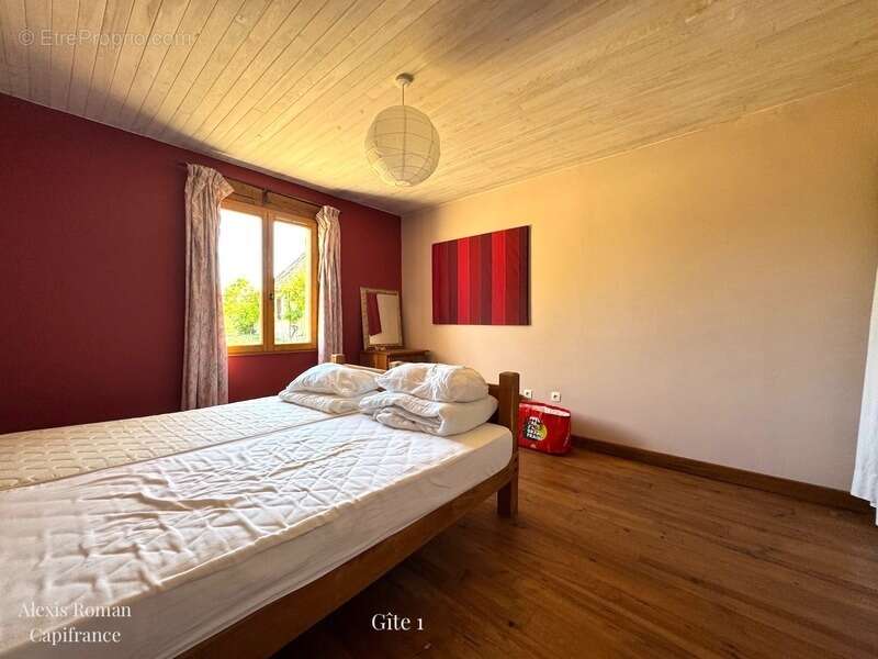 Domaine de 28 hectares avec étang privé, maison, 2 gîtes et plus de 400 m² de dépendances - photo 15