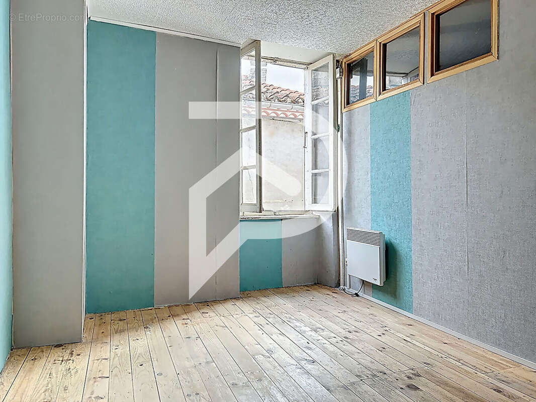 Maison à AIGUEFONDE