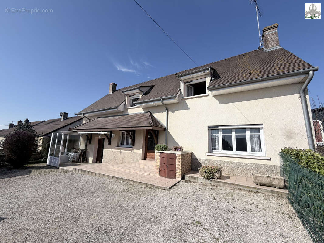 Maison à CHIVRES