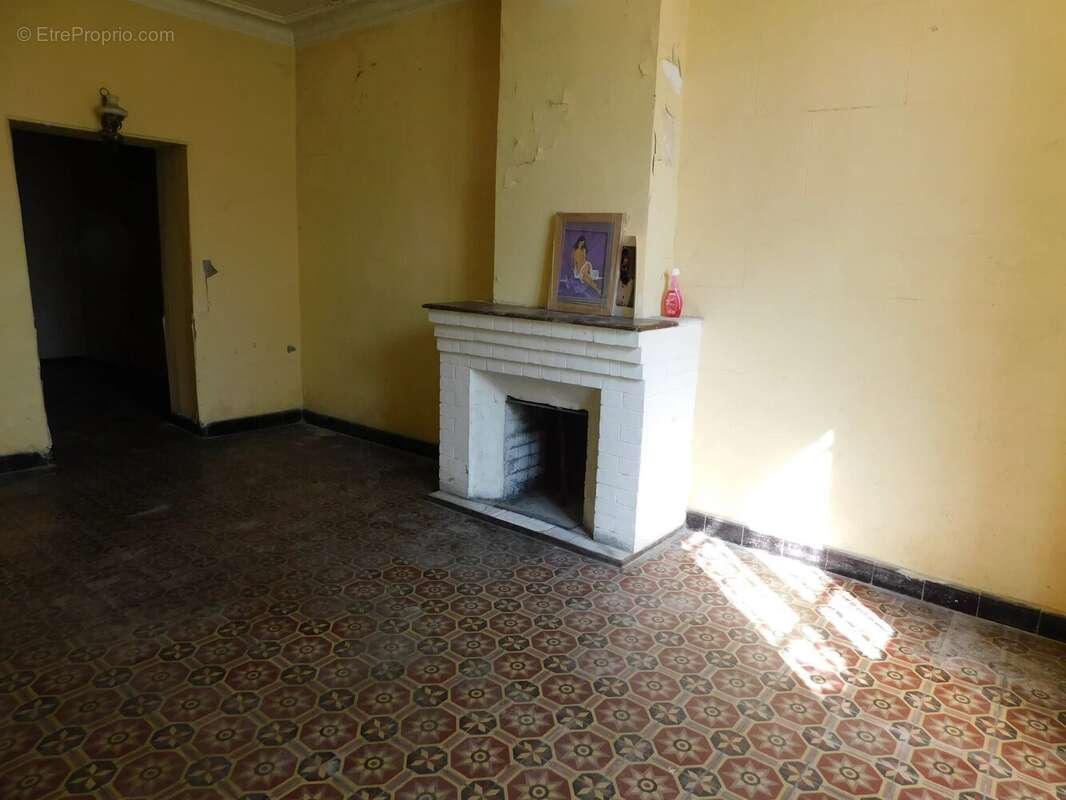 Maison à MOURIES