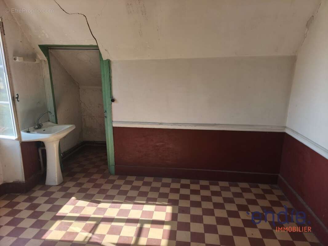 MURAT : maison de 9 pièces (152 m²) en vente - photo 8