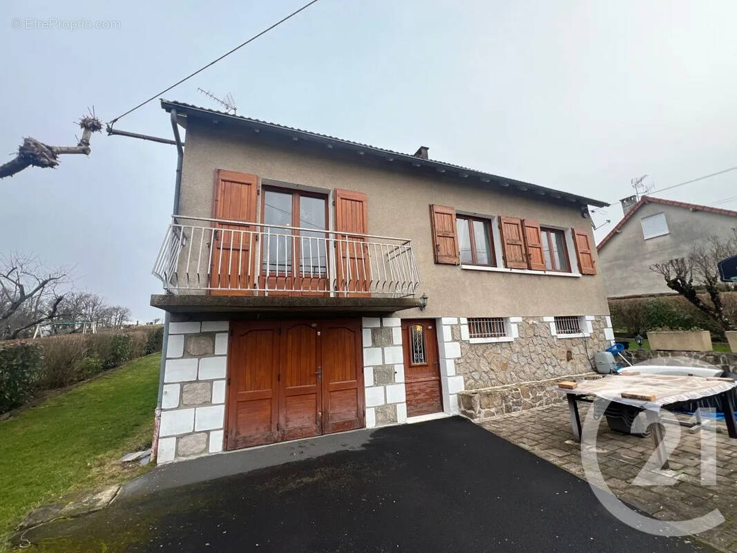 Maison à REILHAC