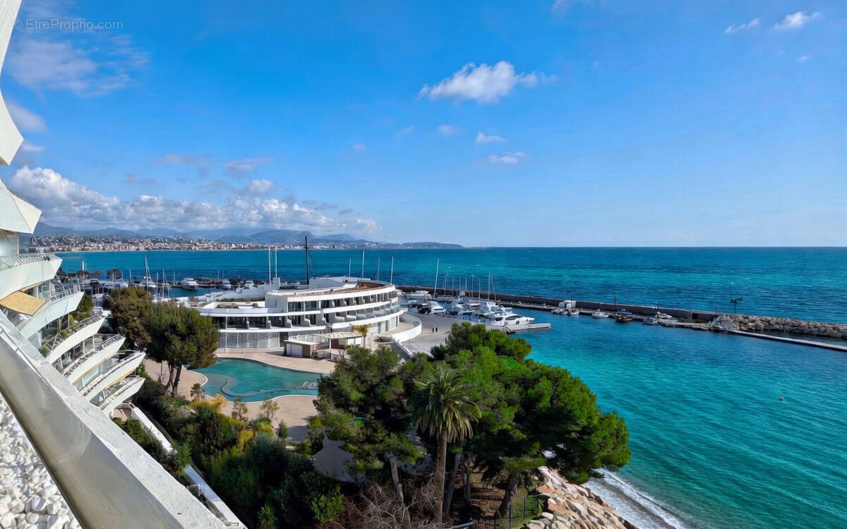 Appartement à VILLENEUVE-LOUBET