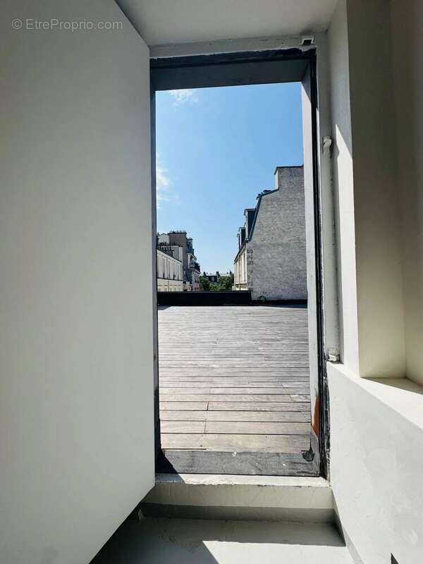 Appartement à PARIS-18E