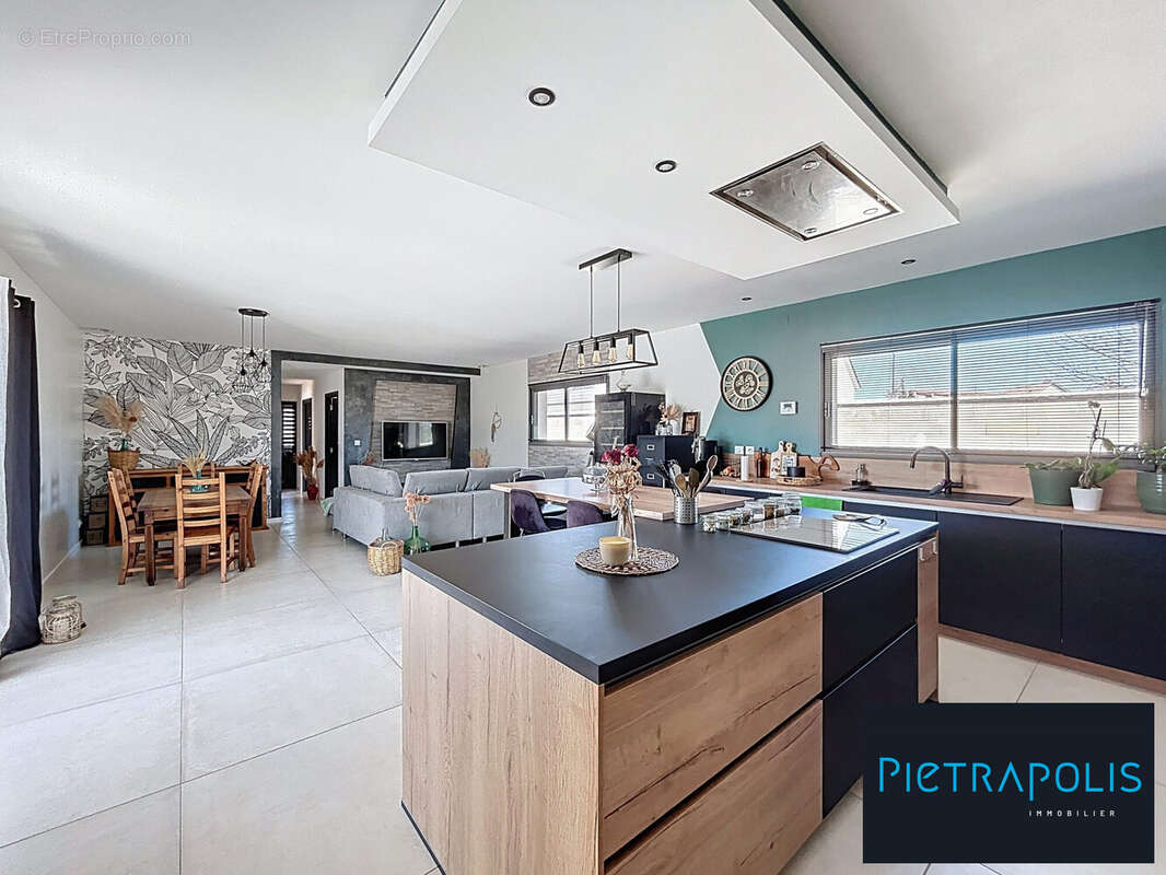 Maison à SAVIGNY-LE-SEC