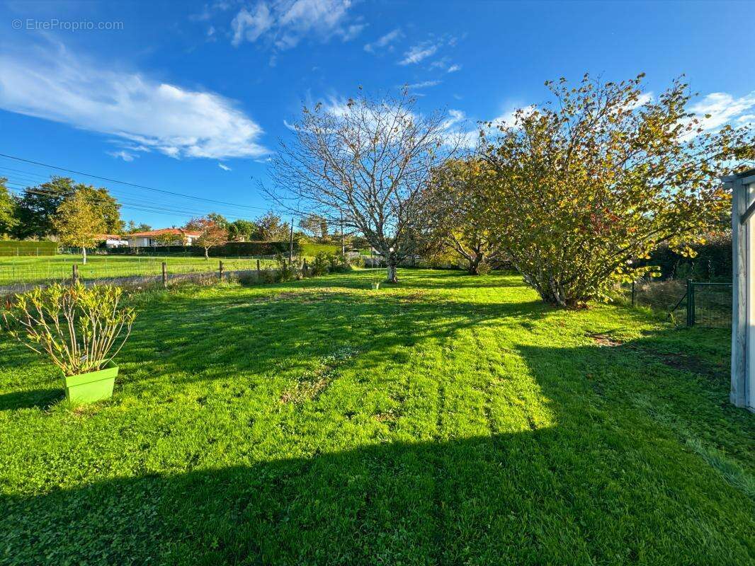 Maison à SAINT-ASTIER