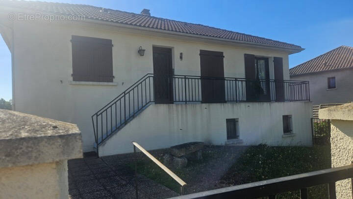 Maison à PEYRAT-DE-BELLAC