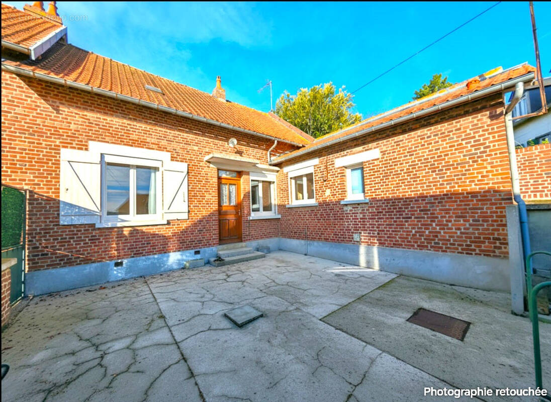 Maison à SAINT-SAUFLIEU