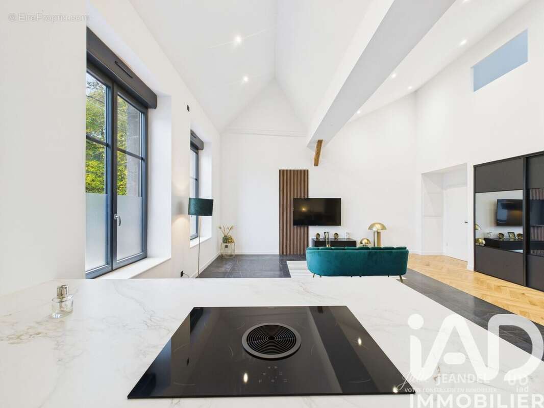 Photo 8 - Commerce à REMIREMONT