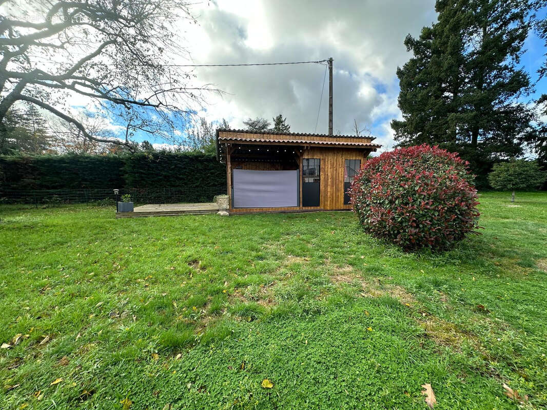 Maison à COMMELLE-VERNAY