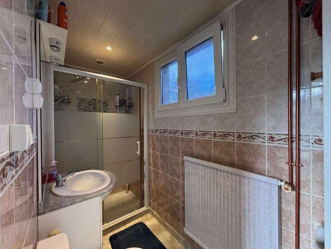 Maison de Campagne, Dépendances, Terrain et Potentiel de Gîte / Maison d'Hôtes - photo 9
