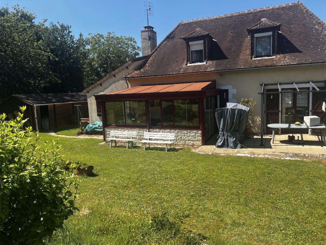 Maison à SAINT-HILAIRE-SUR-BENAIZE