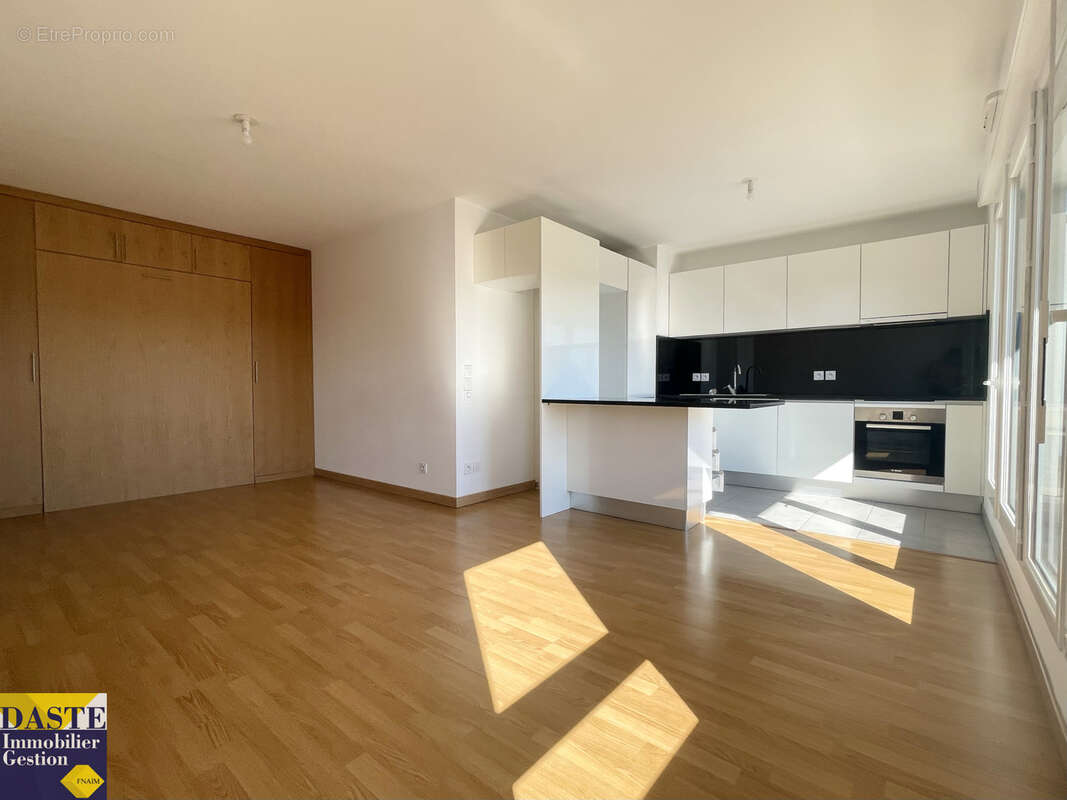 Appartement à PONTAULT-COMBAULT
