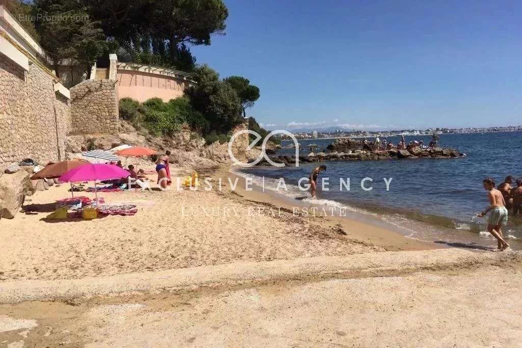 Appartement à VALLAURIS