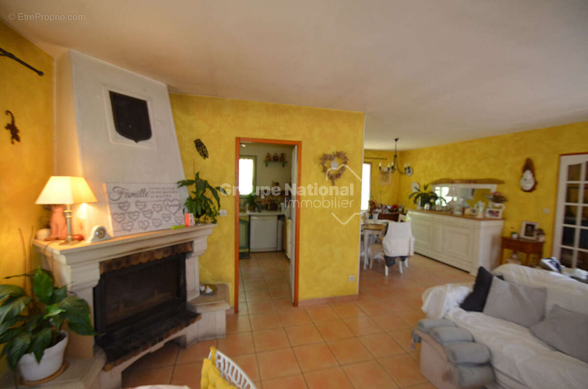 Maison à BESSE-SUR-ISSOLE