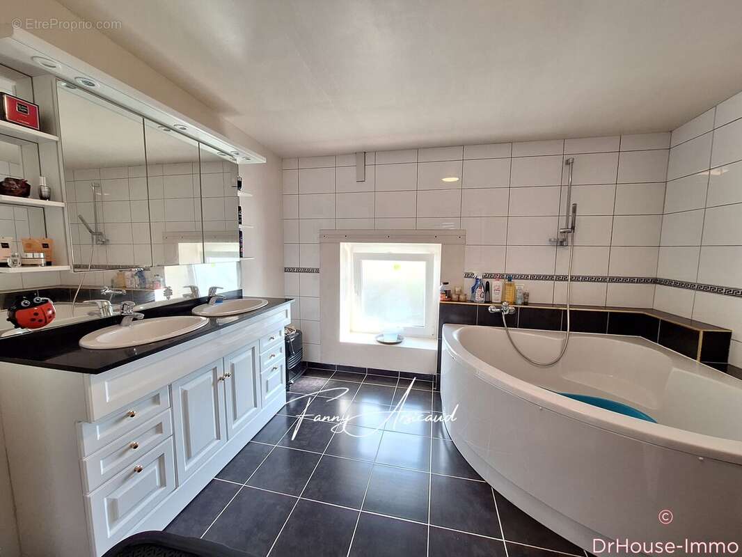 Maison 116 m² à Damvix  - photo 161