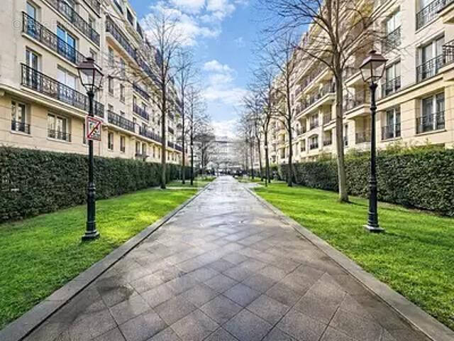 Appartement à ISSY-LES-MOULINEAUX