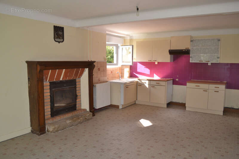 Maison à BAINS-SUR-OUST