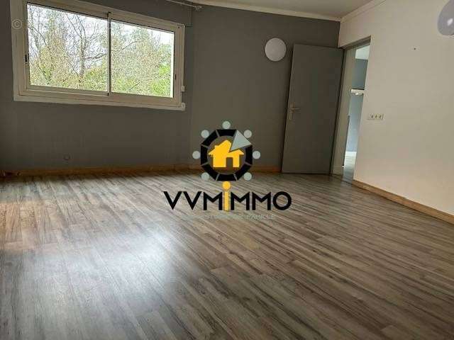 Appartement à LE CELLIER