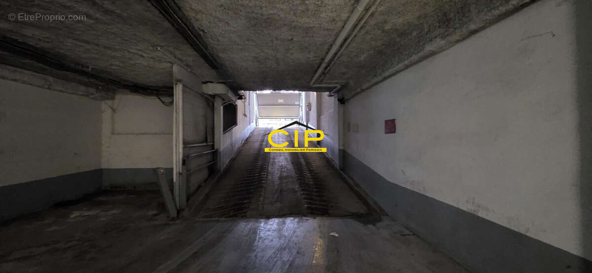 Parking à PARIS-19E