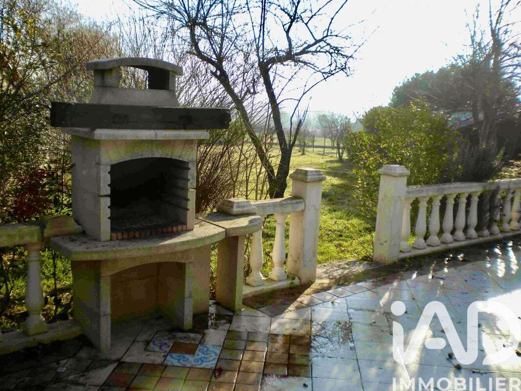 Appartement 262 m² à Douillet  - photo 7