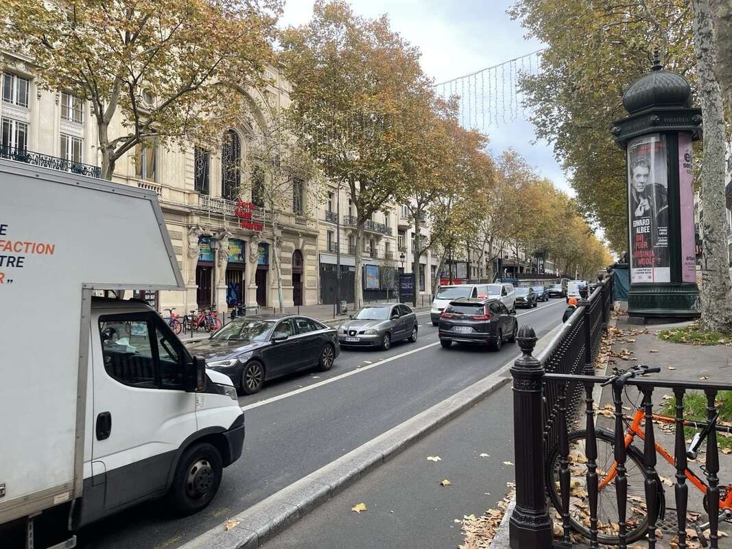 Autre à PARIS-3E