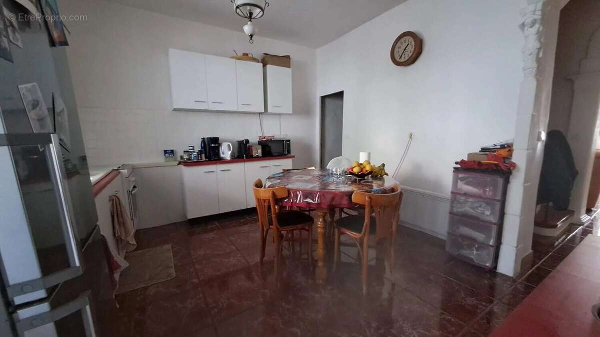 Maison 90 m2 + cour  proche Gare idéal 1er achat ou investisseur - photo 2