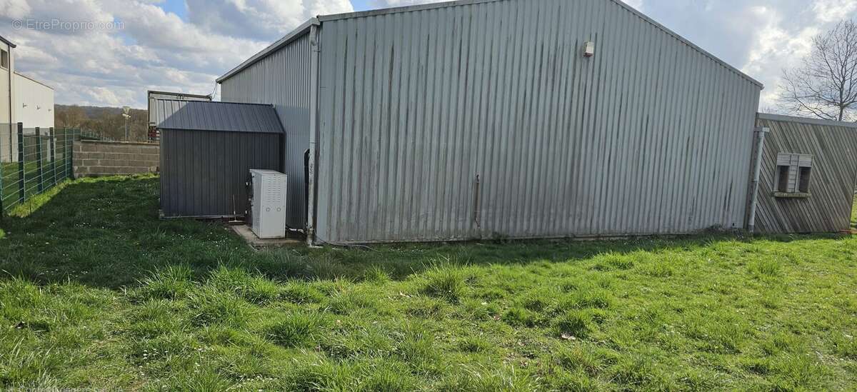 Commerce à SOUVIGNE