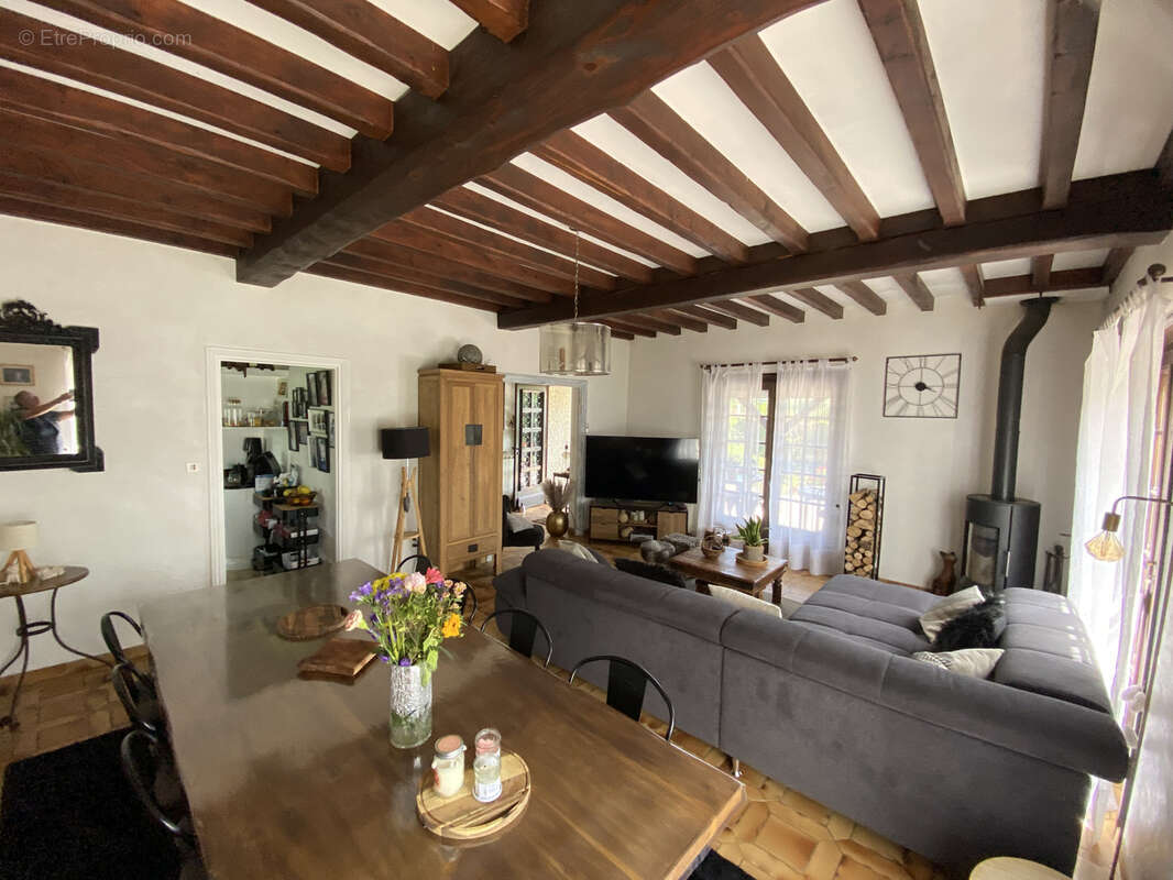 Maison à OUCHES