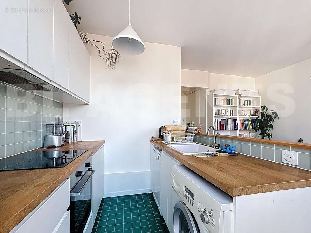 pantin_00001 - Commerce à PANTIN