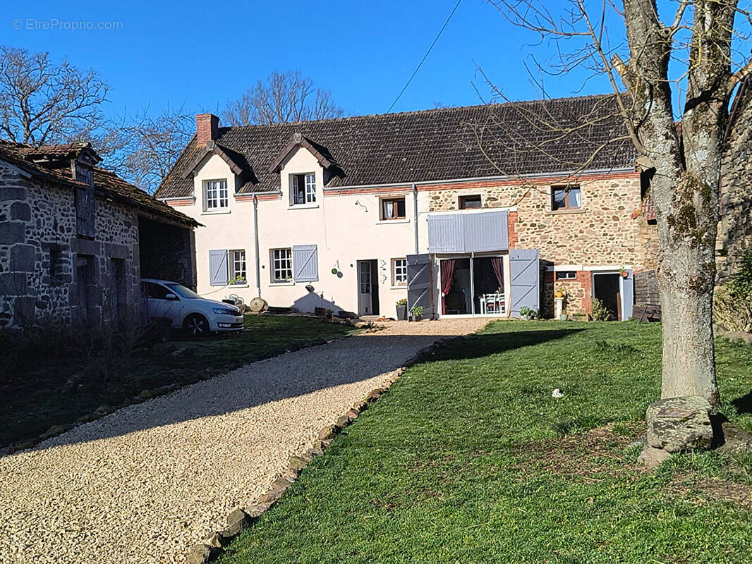 Maison à BOUSSAC