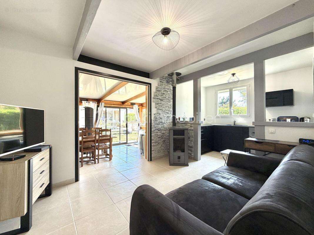 Maison familiale avec seconde habitation indépendante – 165 m² habitables – Sous-sol total – Terrain de 650 m² - photo 10