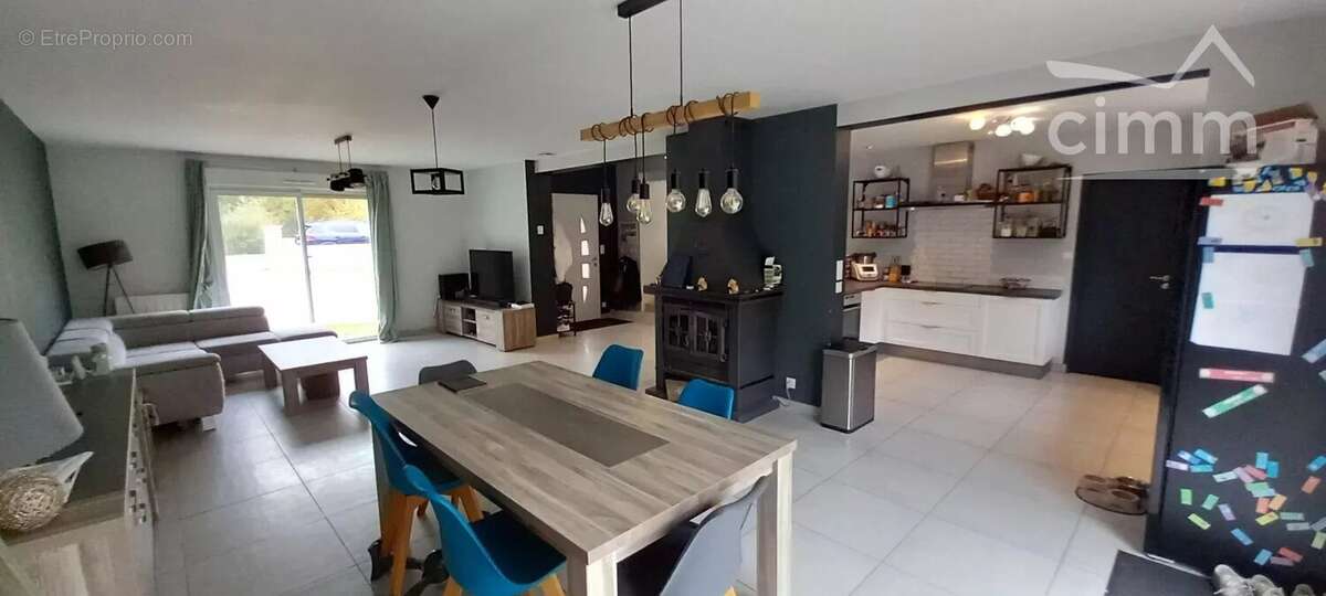 Maison à CANDE-SUR-BEUVRON