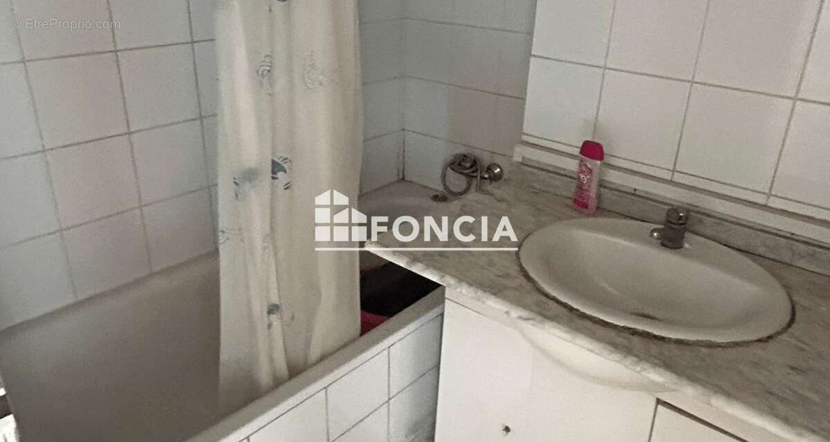 Appartement à MARSEILLE-3E