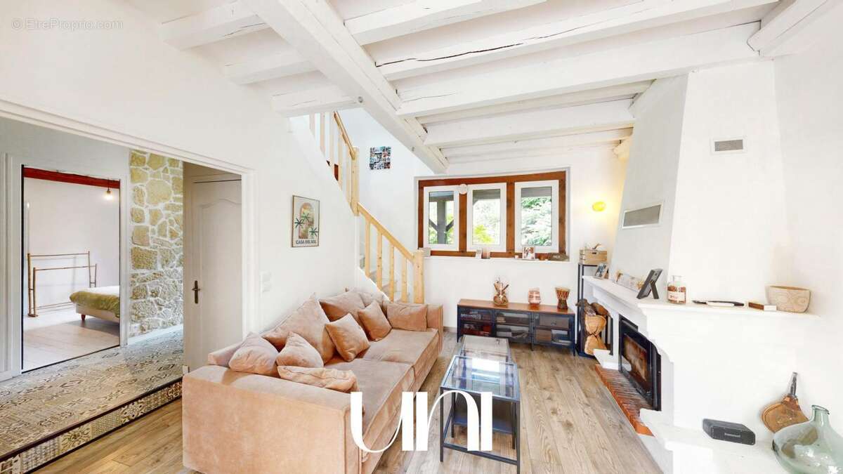 Maison 5pièces de 119m2 sur un terrain de 2180m2 - ESQUAY-SUR-SEULLES - photo 2
